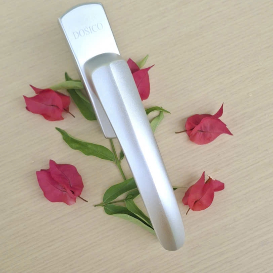 Tay cửa sổ - cong - trắng bạc